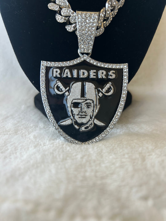 Las Vegas Raiders Men’s Large Silver Iced Cuban Chain 24” - EB Sports Championship Rings