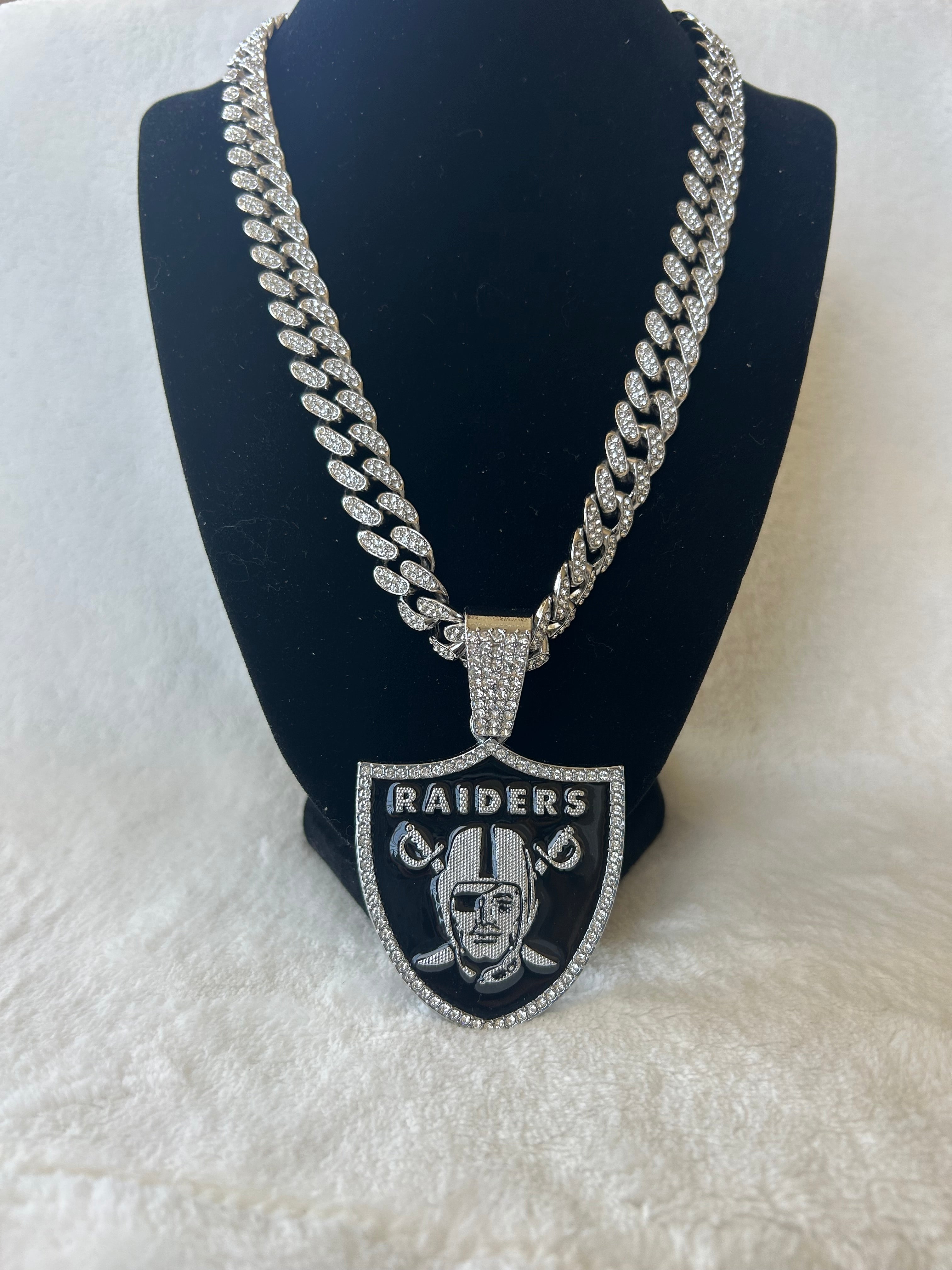 Las Vegas Raiders Men’s Large Silver Iced Cuban Chain 24” - EB Sports Championship Rings