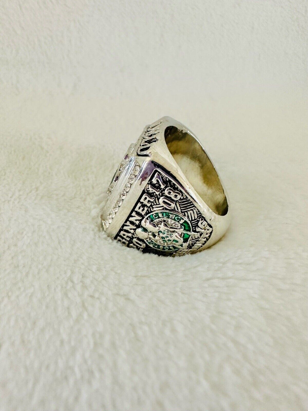 2008 Boston Celtics NBA Championship Replica Ring,  SHIP - EB Sports Champion's Cache