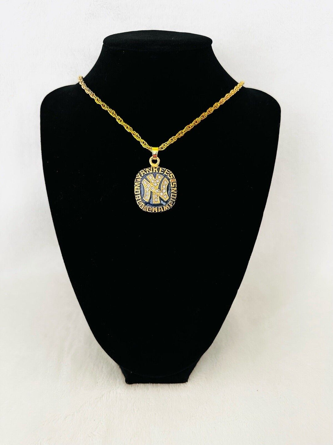 1977 NEW YORK Yankees World Series Championship Pendant Necklace,  SHIP - EB Sports Champion's Cache