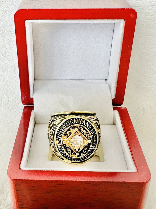 1949 NEW YORK Yankees World Series Champions Replica Ring W Box,  SHIP - EB Sports Champion's Cache