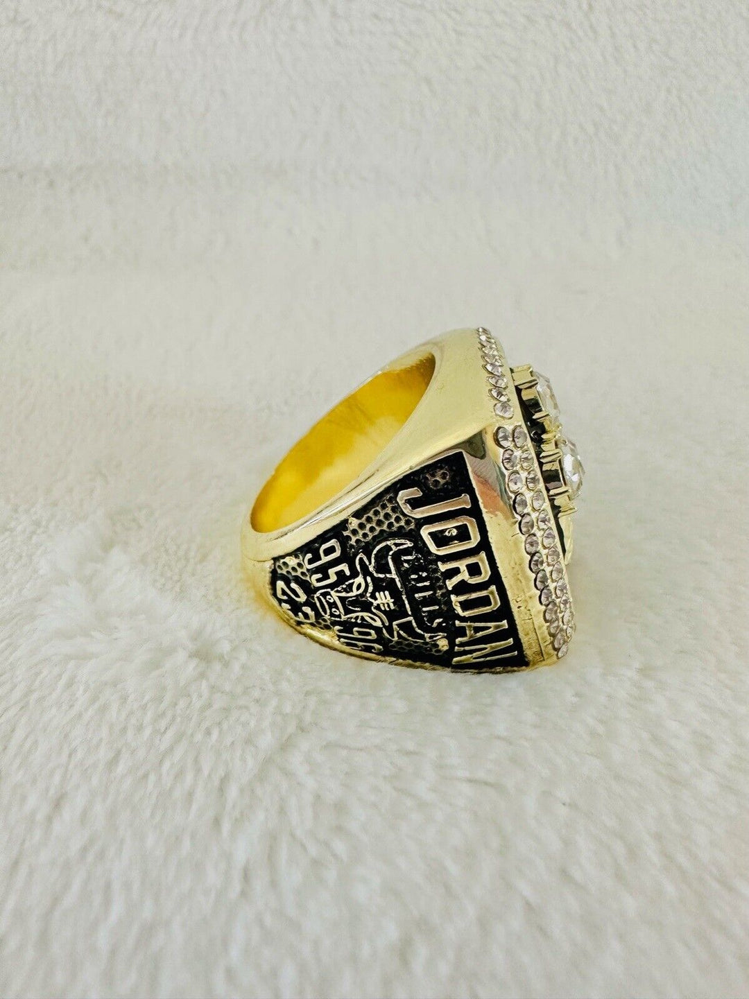 1996 Chicago Bulls Basketball Championship Ring W Box,  SHIP, JORDAN - EB Sports Champion's Cache