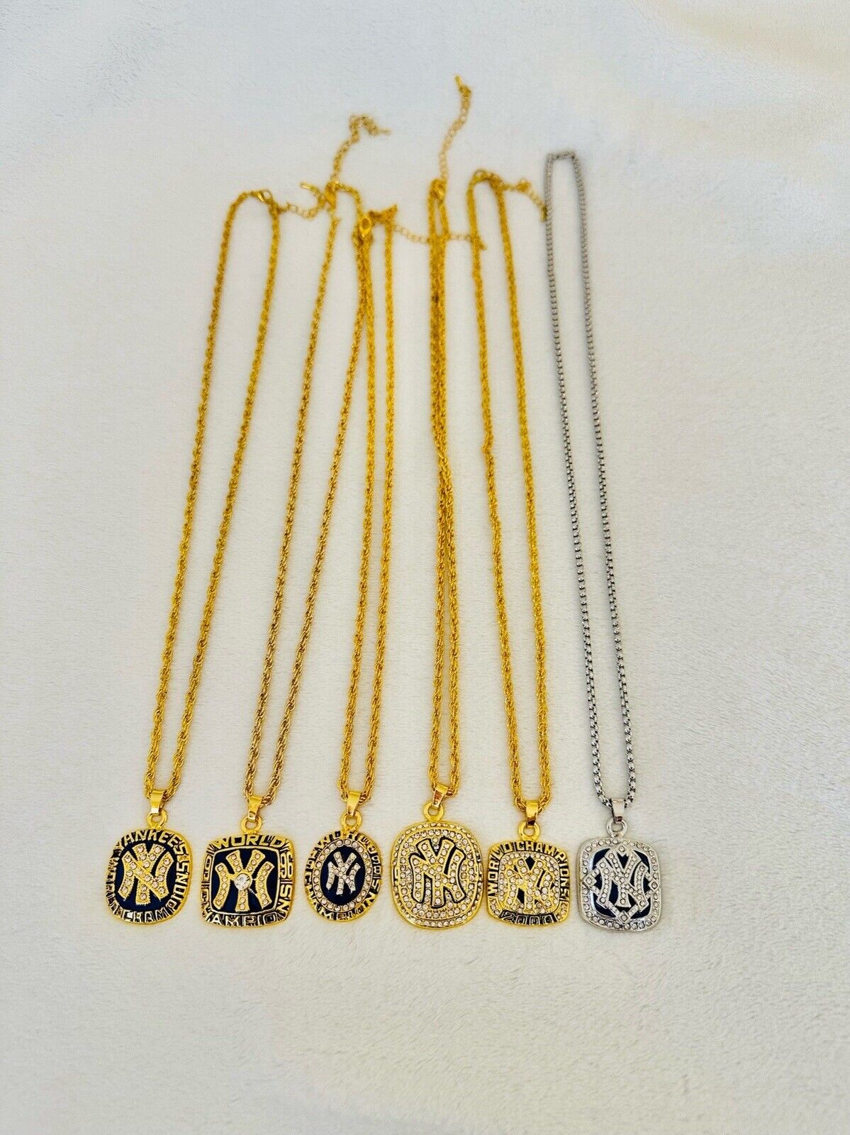 6 PCS NEW YORK Yankees World Series Championship Pendant Necklace,  SHIP - EB Sports Champion's Cache