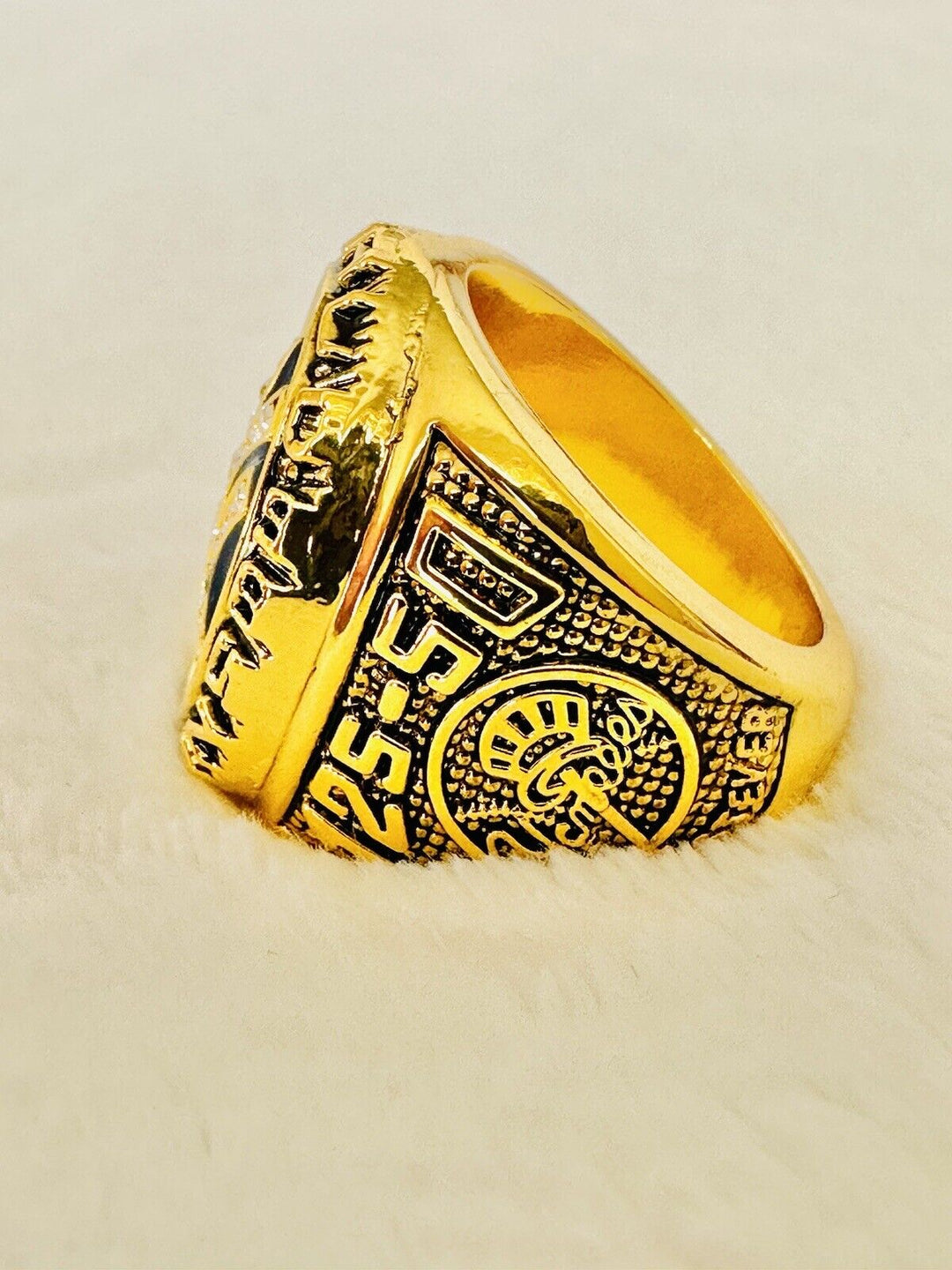 1998 NEW YORK Yankees World Series Champions Replica Ring,  SHIP - EB Sports Champion's Cache