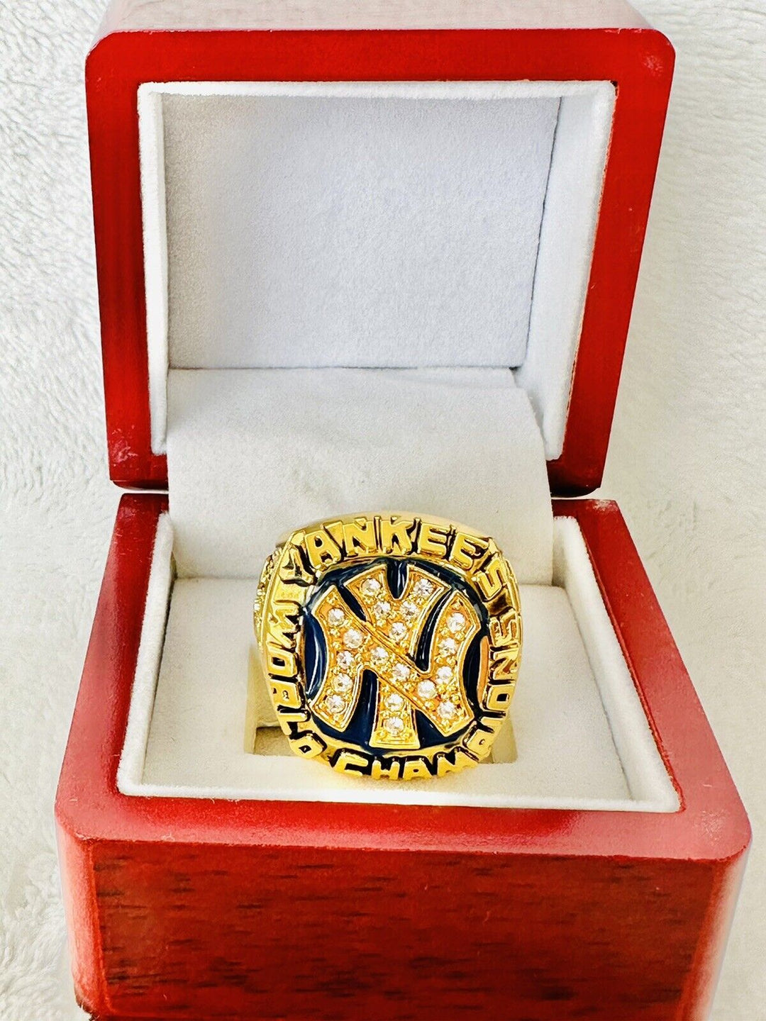 1977 NEW YORK Yankees World Series Champions Replica Ring W Box,  SHIP - EB Sports Champion's Cache