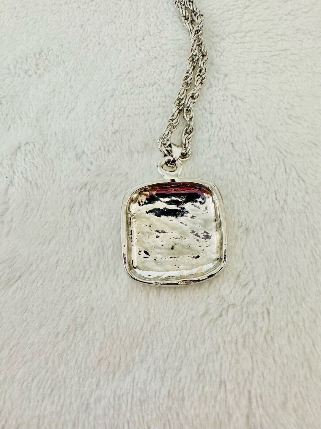 2009 NEW YORK Yankees World Series Championship Pendant Necklace,  SHIP - EB Sports Champion's Cache