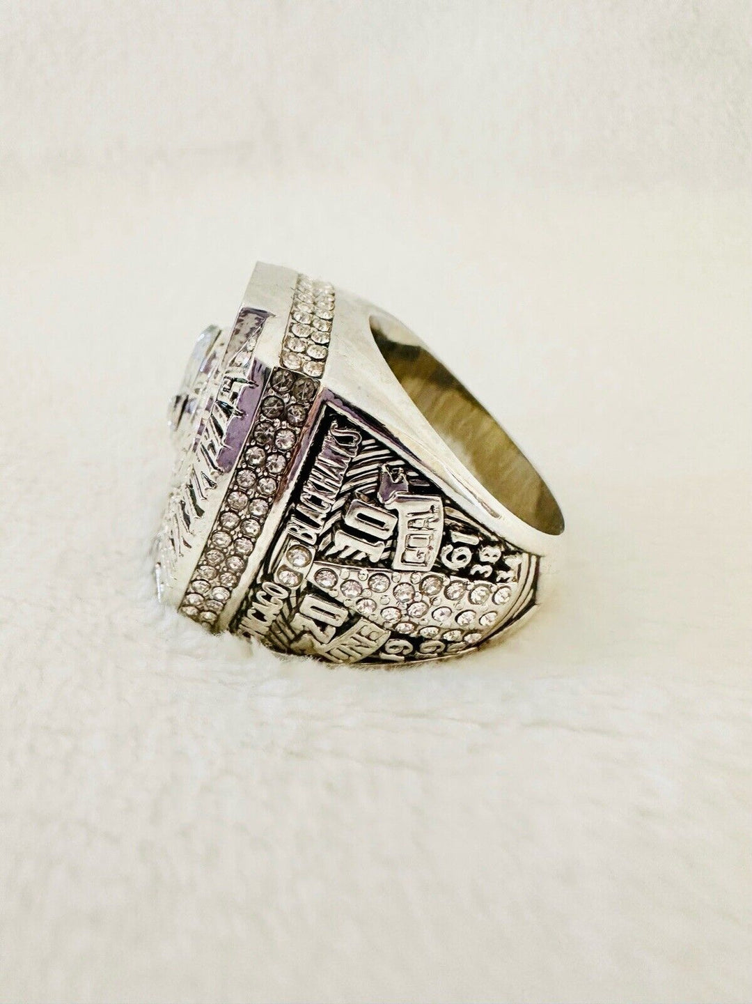 2010 Chicago Blackhawks Stanley Cup Championship Replica Ring W Box,  SHIP - EB Sports Champion's Cache