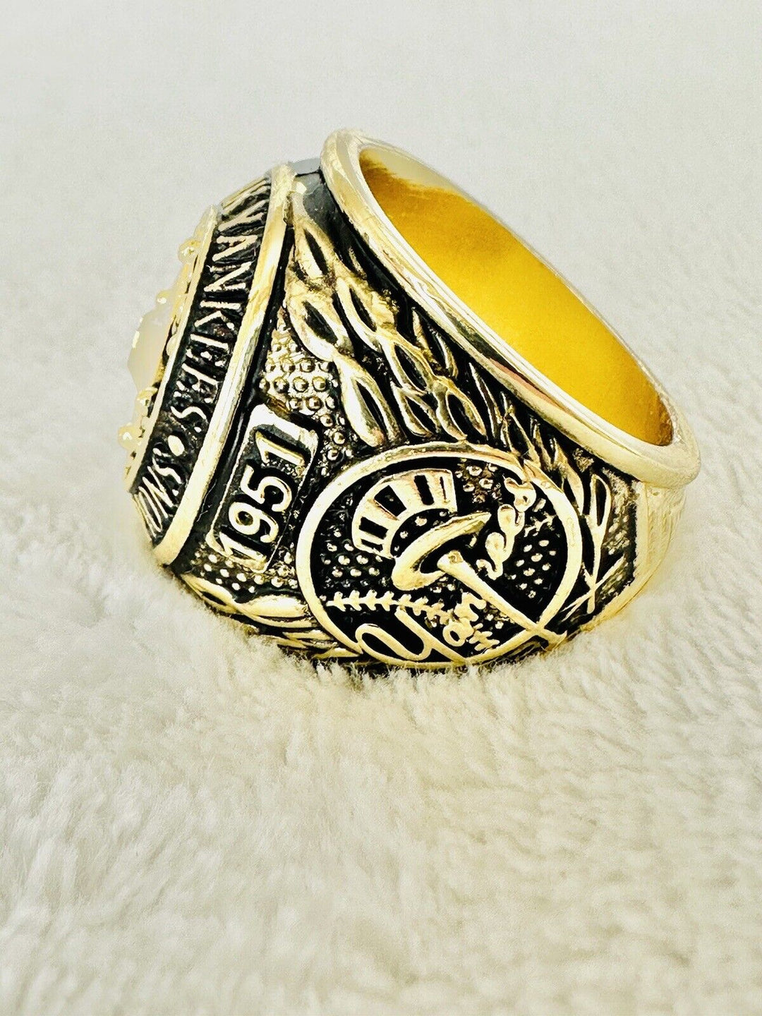 1951 NEW YORK Yankees World Series Champions Replica Ring,  SHIP - EB Sports Champion's Cache