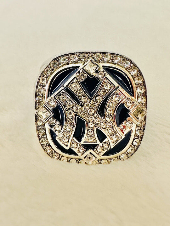 2009 NEW YORK Yankees World Series Champions Replica Ring W Box,  SHIP - EB Sports Champion's Cache