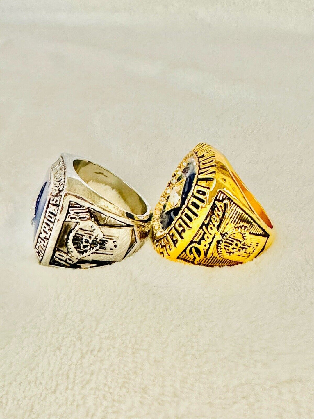 2 PCS LA Dodgers Championship Ring Set,  SHIP. 1981 And 1988 - EB Sports Champion's Cache