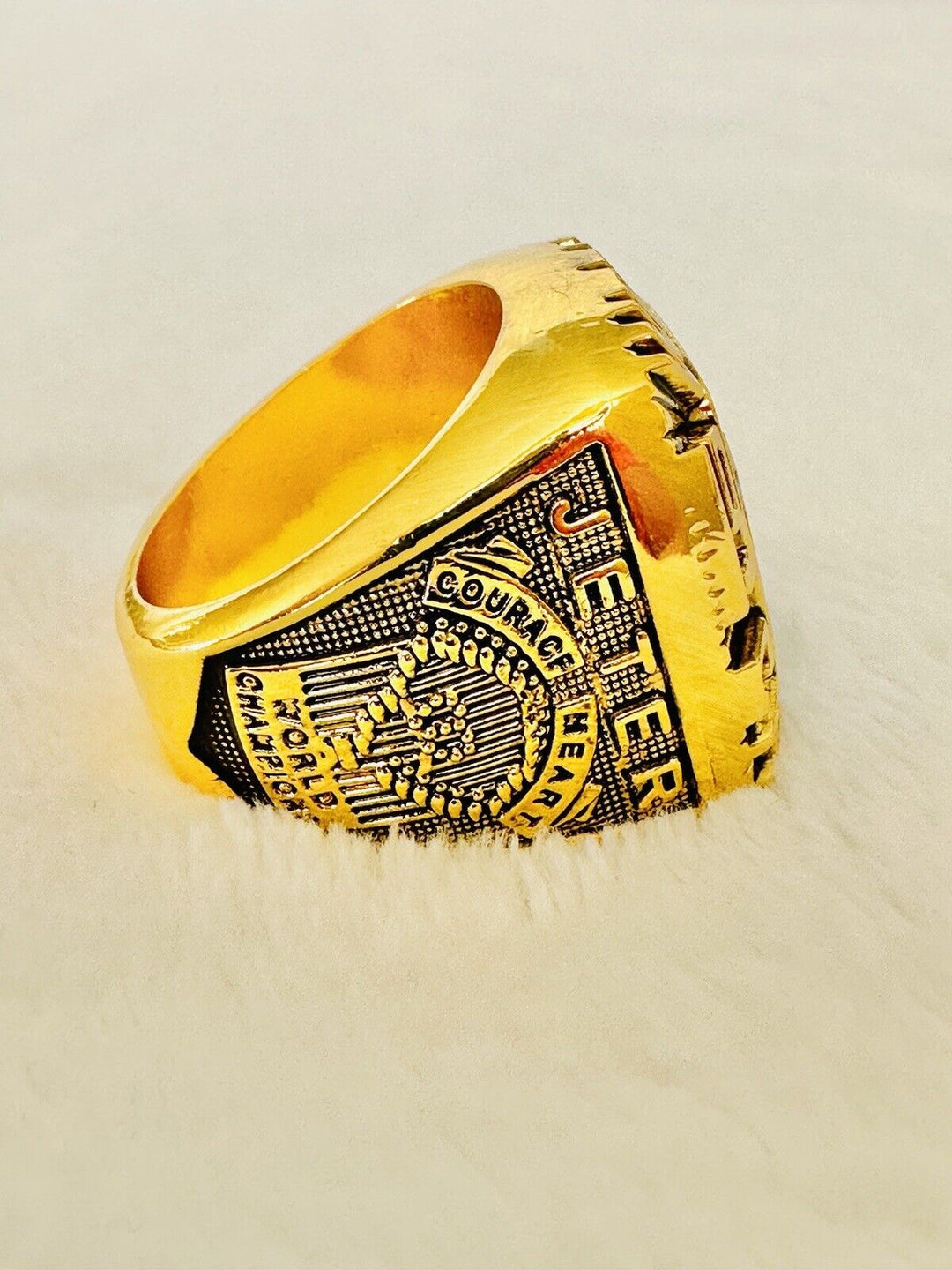 1996 NEW YORK Yankees World Series Champions Replica Ring W Box,  SHIP - EB Sports Champion's Cache