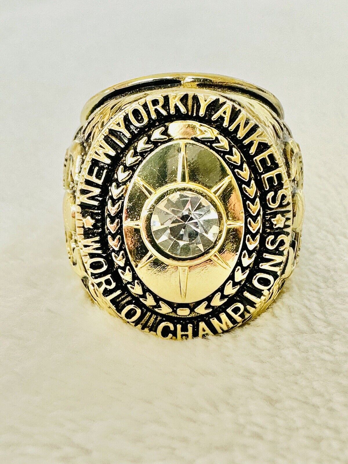 1943 NEW YORK Yankees World Series Champions Replica Ring,  SHIP - EB Sports Champion's Cache