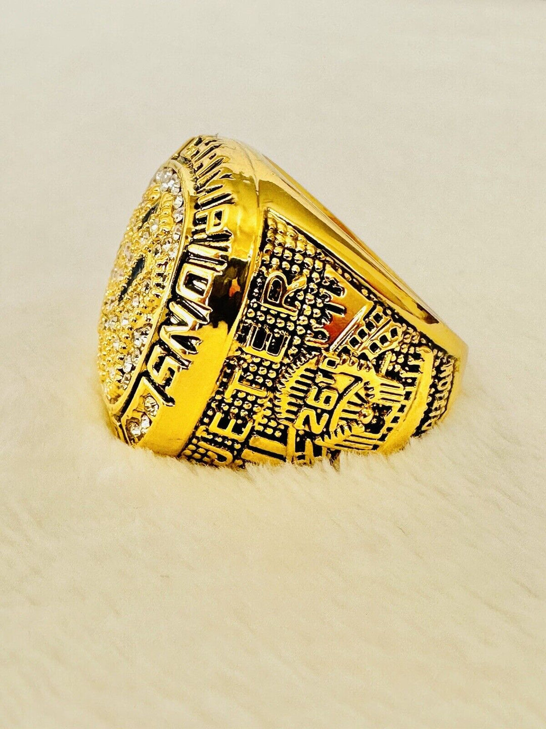 2000 NEW YORK Yankees World Series Champions Replica Ring W Box,  SHIP - EB Sports Champion's Cache