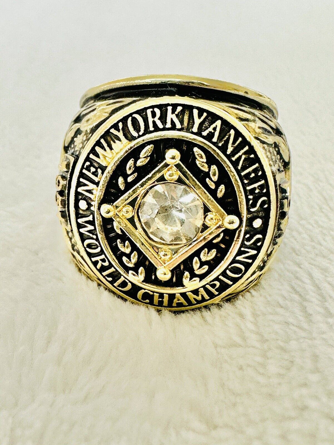 1951 NEW YORK Yankees World Series Champions Replica Ring,  SHIP - EB Sports Champion's Cache
