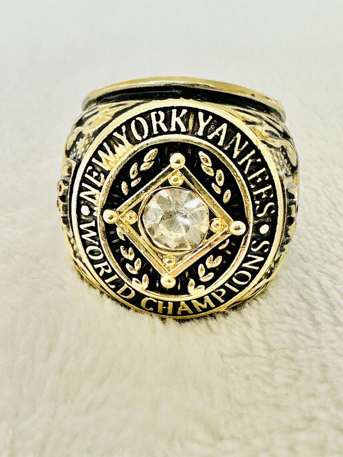 1951 NEW YORK Yankees World Series Champions Replica Ring,  SHIP - EB Sports Champion's Cache