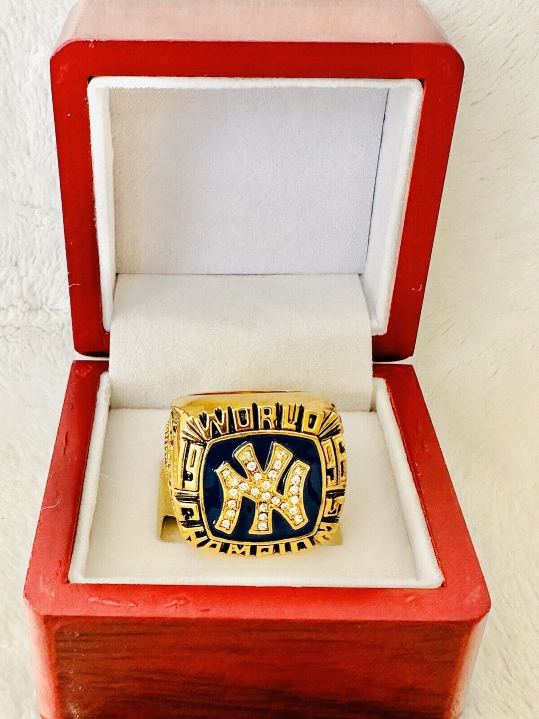 1996 NEW YORK Yankees World Series Champions Replica Ring W Box,  SHIP - EB Sports Champion's Cache