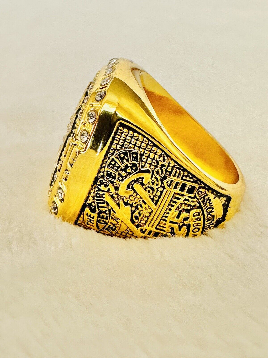 1999 NEW YORK Yankees World Series Champions Replica Ring,  SHIP - EB Sports Champion's Cache