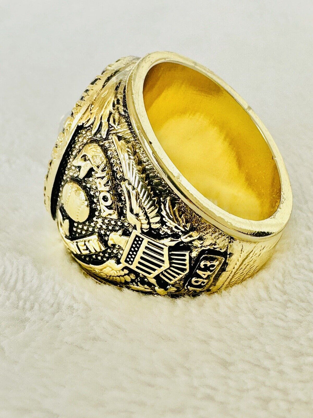 1943 NEW YORK Yankees World Series Champions Replica Ring W Box,  SHIP - EB Sports Champion's Cache