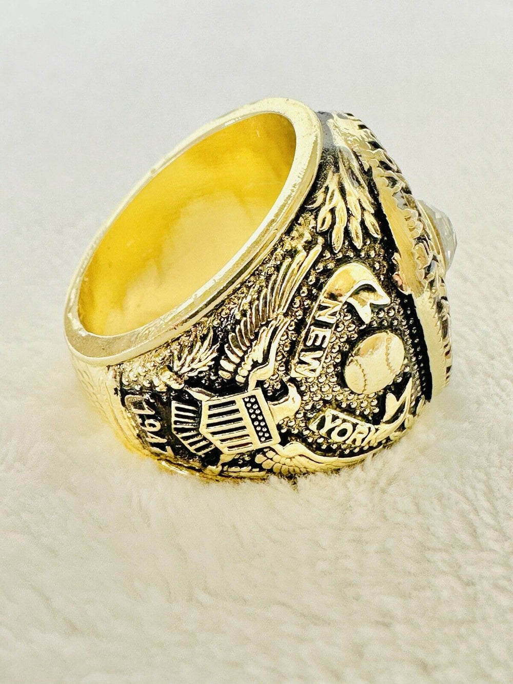 1947 NEW YORK Yankees World Series Champions Replica Ring,  SHIP - EB Sports Champion's Cache
