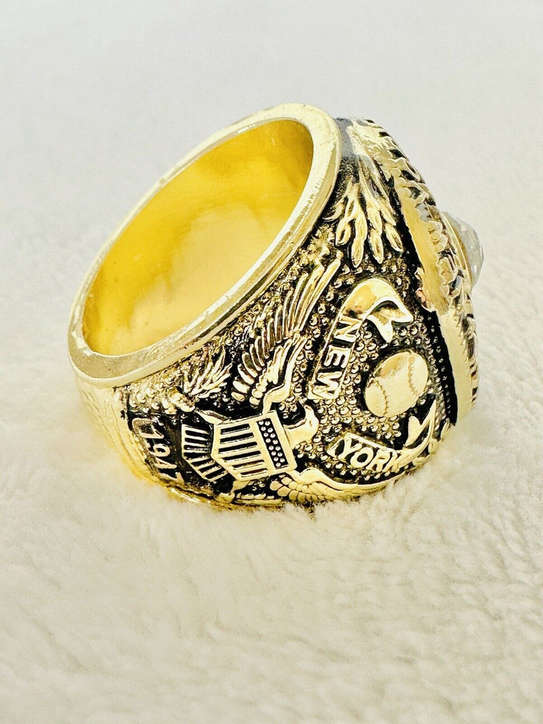1947 NEW YORK Yankees World Series Champions Replica Ring,  SHIP - EB Sports Champion's Cache