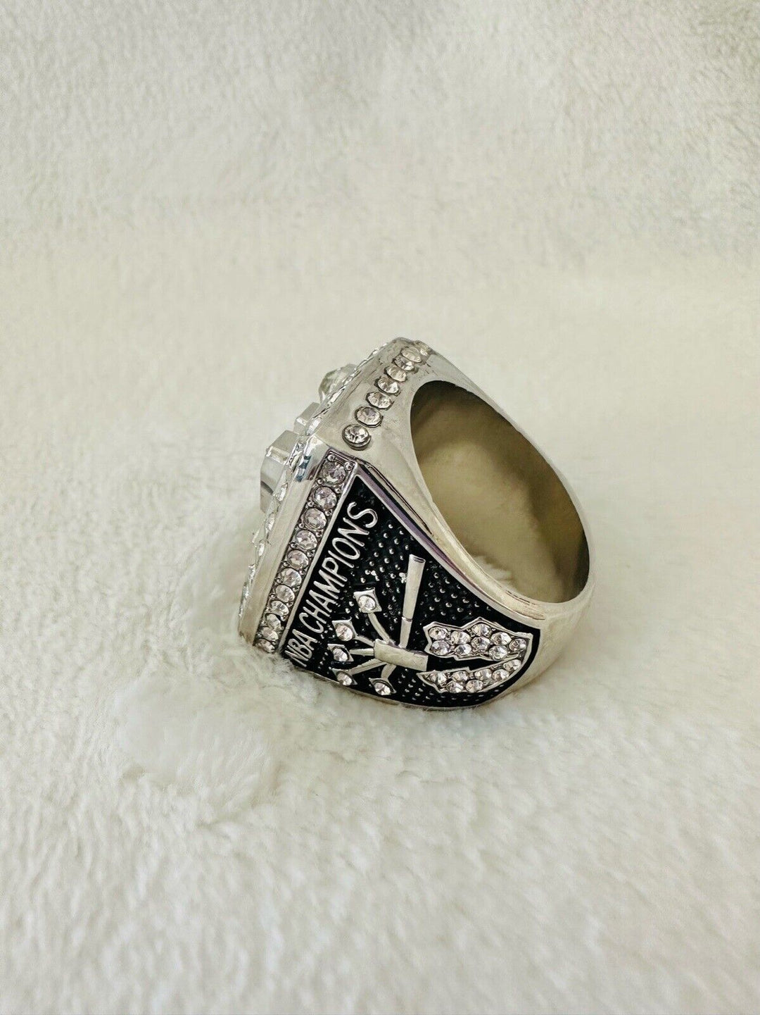 2014 NBA San Antonio Spurs World Championship Replica Ring W Box,  SHIP - EB Sports Champion's Cache