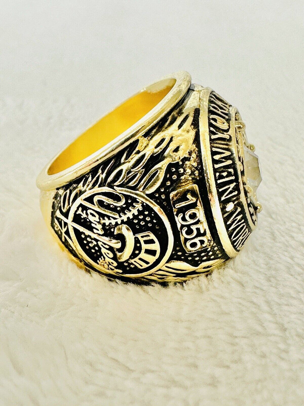 1956 NEW YORK Yankees World Series Champions Replica Ring,  SHIP - EB Sports Champion's Cache