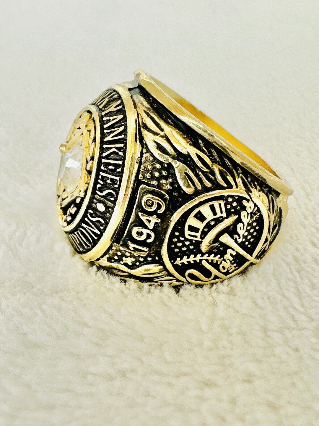 1949 NEW YORK Yankees World Series Champions Replica Ring W Box,  SHIP - EB Sports Champion's Cache