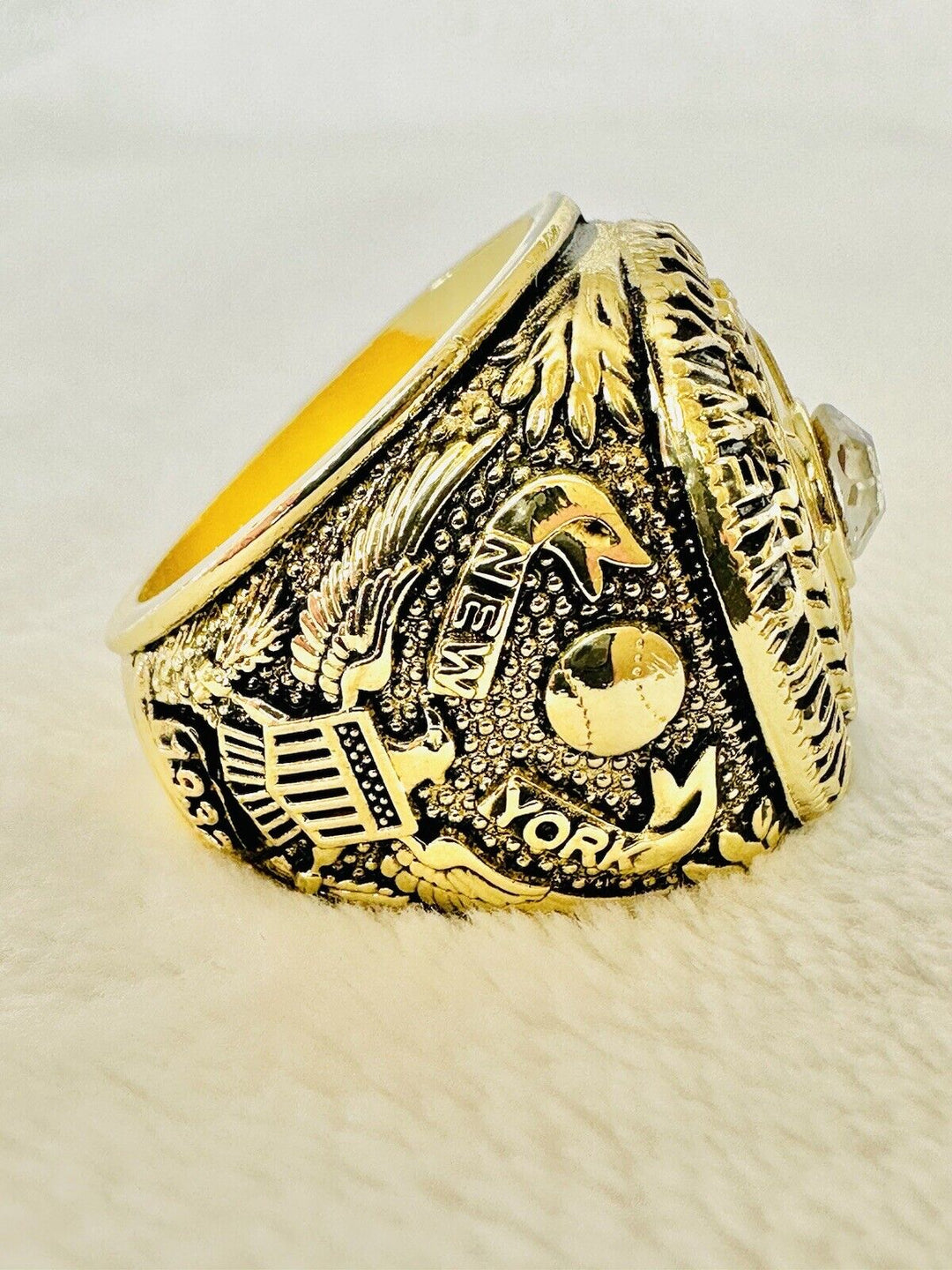 1932 NEW YORK Yankees World Series Champions Replica Ring W Box,  SHIP - EB Sports Champion's Cache