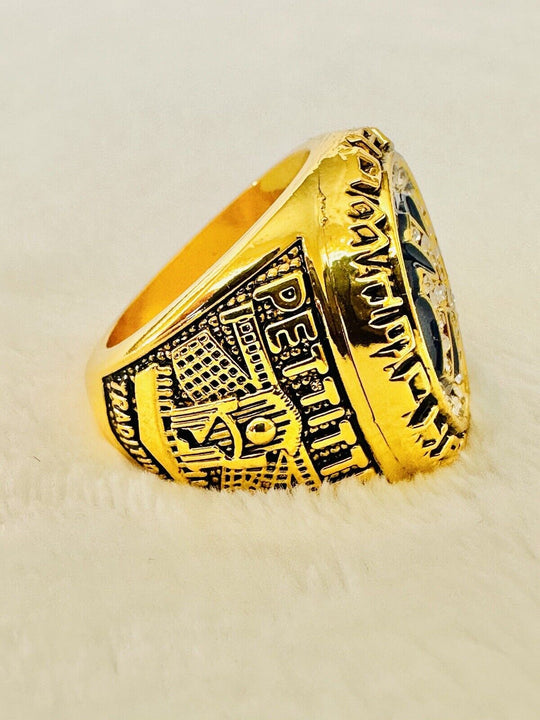 1998 NEW YORK Yankees World Series Champions Replica Ring,  SHIP - EB Sports Champion's Cache