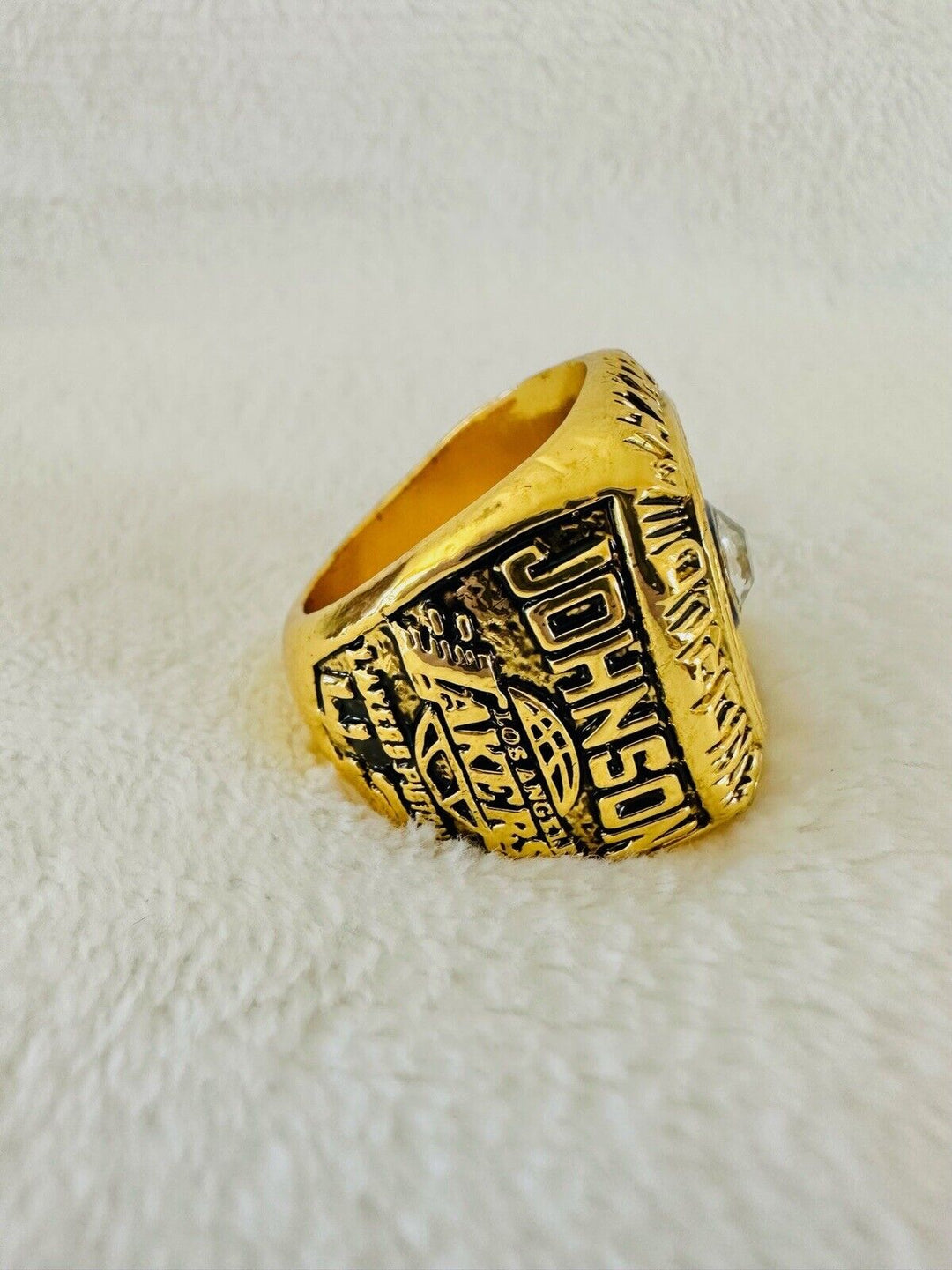 1988 Los Angeles Lakers NBA Championship Replica Ring,  SHIP - EB Sports Champion's Cache