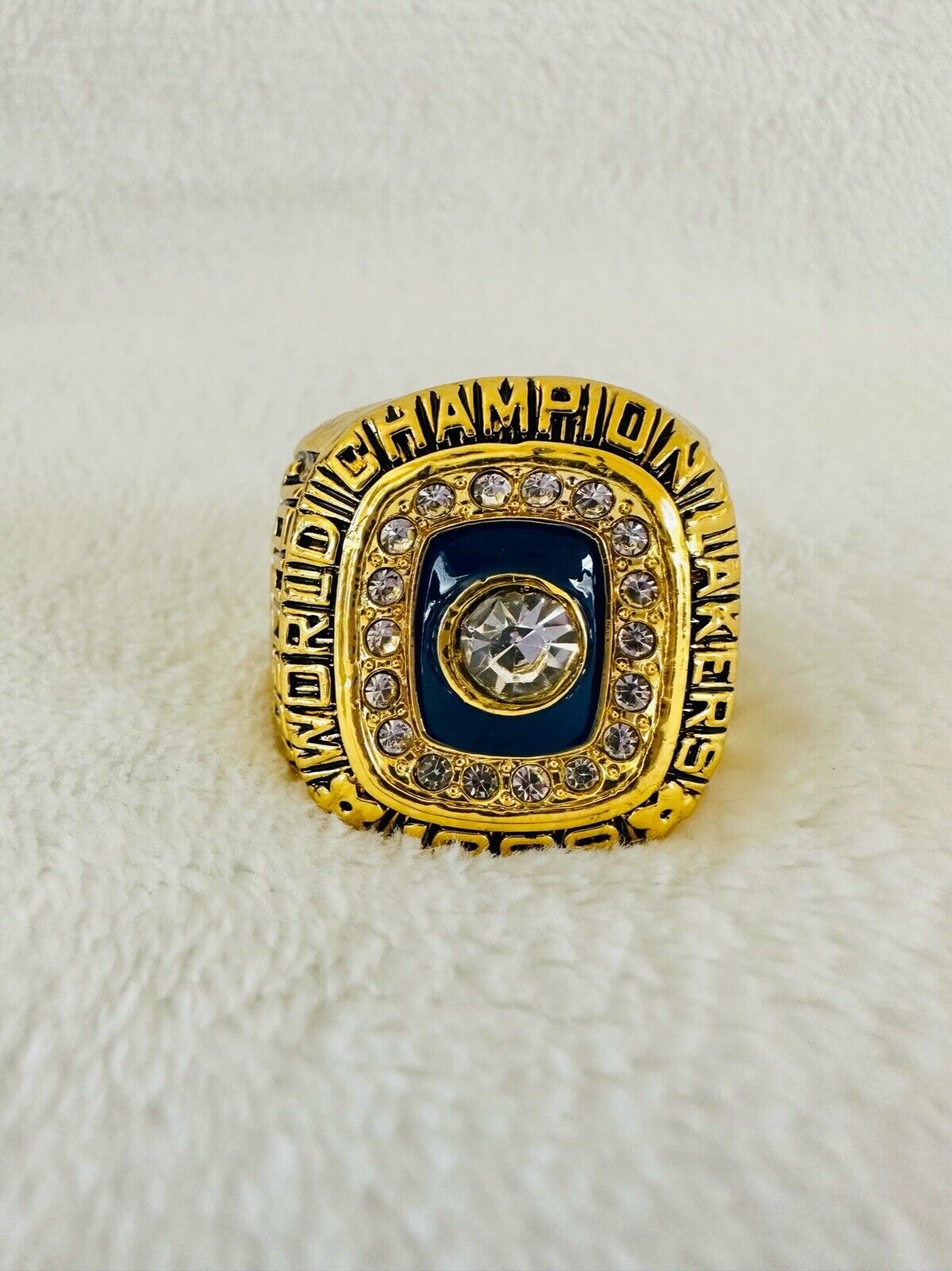 1988 Los Angeles Lakers NBA Championship Replica Ring,  SHIP - EB Sports Champion's Cache
