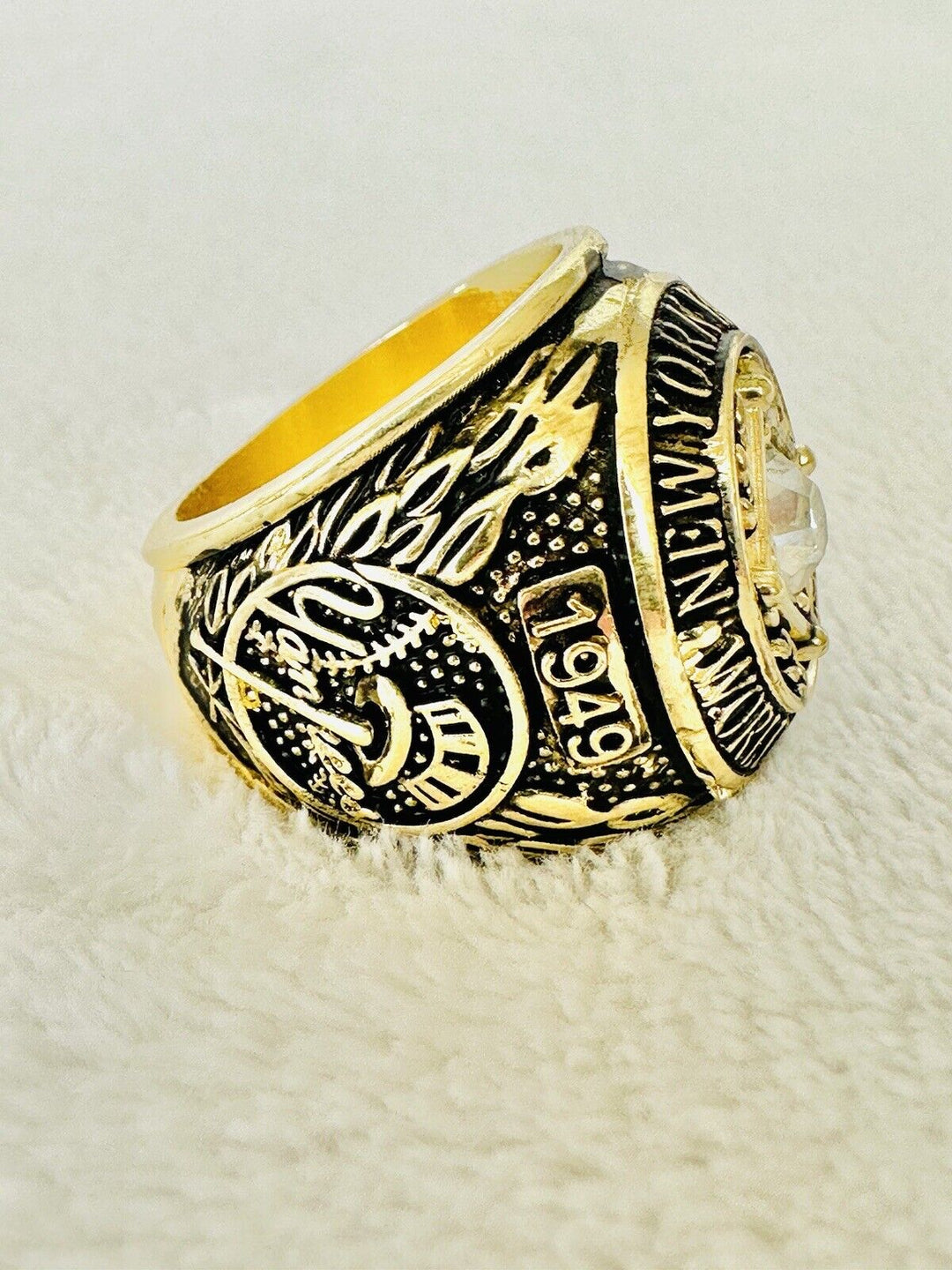 1949 NEW YORK Yankees World Series Champions Replica Ring,  SHIP - EB Sports Champion's Cache
