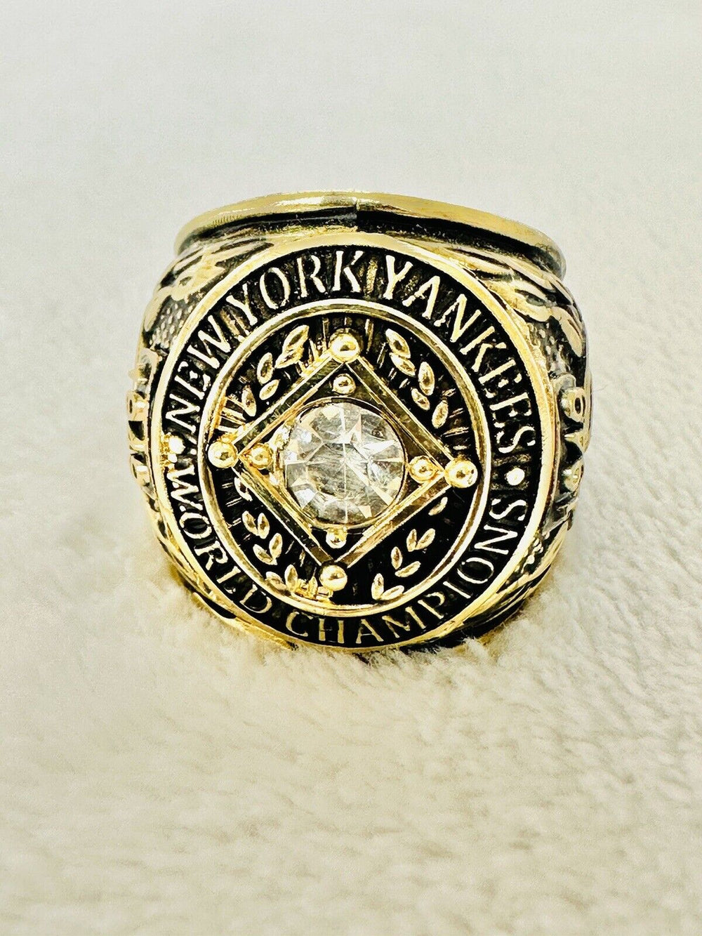 1949 NEW YORK Yankees World Series Champions Replica Ring W Box,  SHIP - EB Sports Champion's Cache