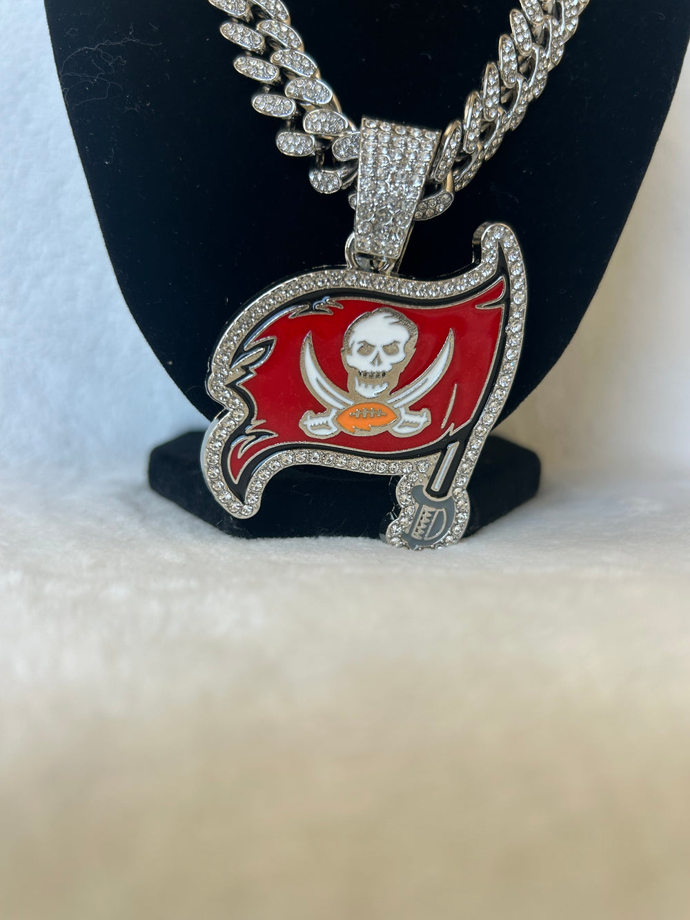 Tampa Bay Buccaneers Men’s Large Silver Iced Cuban Chain 24”, US SHIP