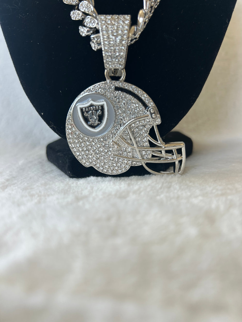 Las Vegas Raiders Men’s Large Silver Iced Cuban Chain helmet 24” - EB Sports Championship Rings
