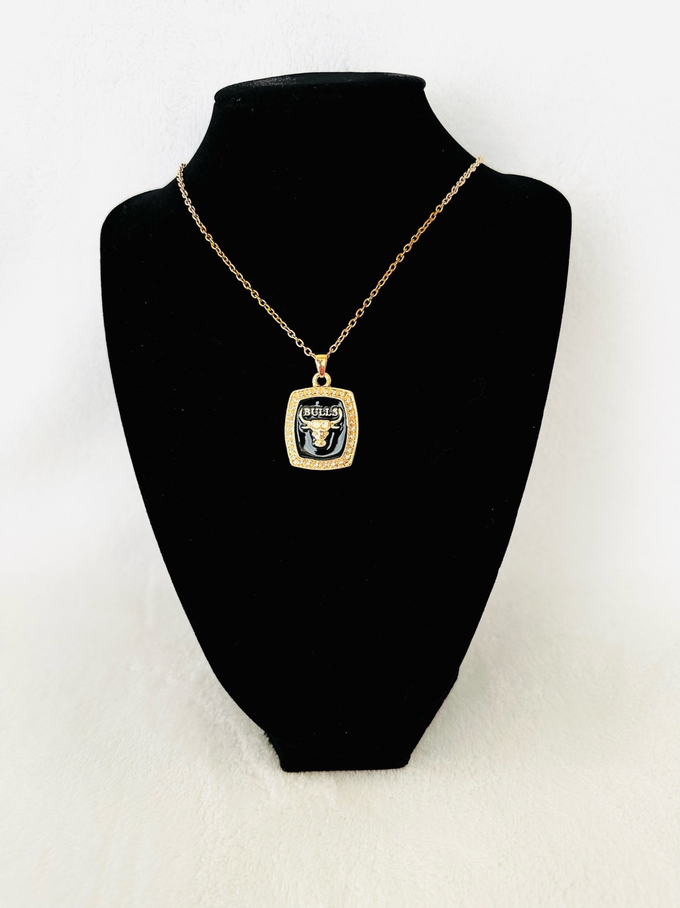 Zircon Chicago Bull Necklace – Triplem Jewellery