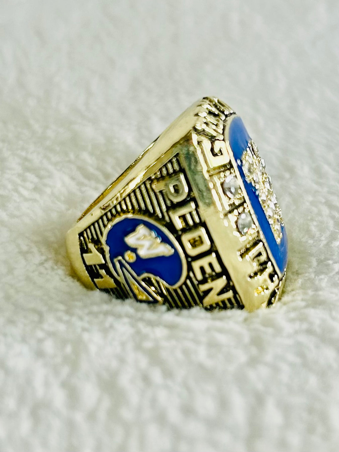 1962 Grey Cup Champions Ring: Winnipeg Blue Bombers, Professional Canadian Football - EB Sports Championship Rings