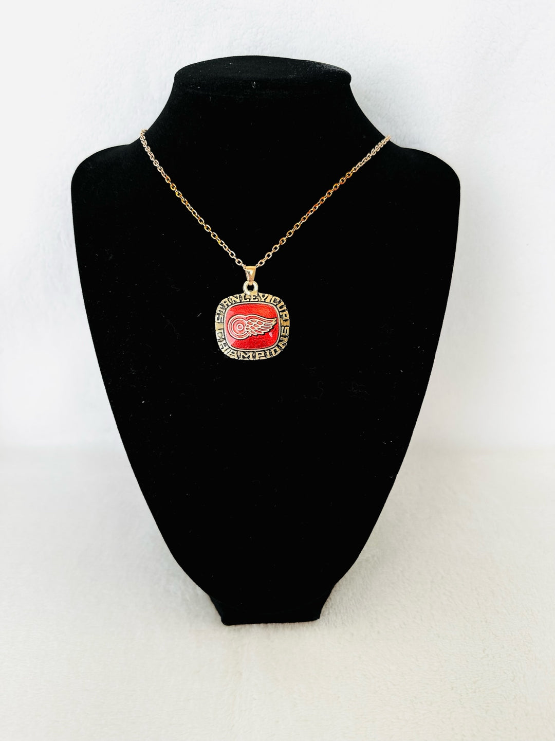 1997 Detroit Red Wings Stanley Cup Championship Pendant - EB Sports Championship Rings