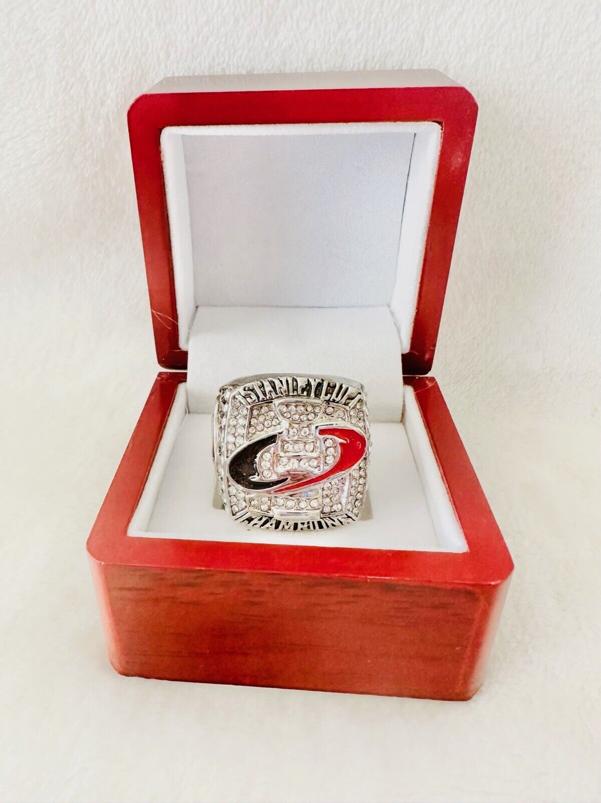 2006 CAROLINA HURRICANES Stanley Cup Championship Ring W Box,  SHIP - EB Sports Champion's Cache