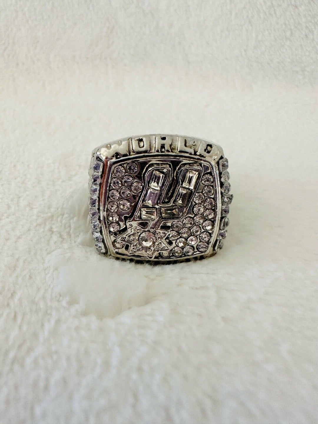 2003 NBA San Antonio Spurs World Championship Replica Ring,  SHIP - EB Sports Champion's Cache