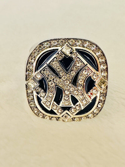 2009 NEW YORK Yankees World Series Champions Replica Ring,  SHIP - EB Sports Champion's Cache
