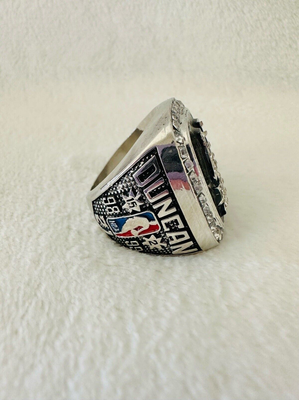 1999 NBA San Antonio Spurs World Championship Replica Ring,  SHIP - EB Sports Champion's Cache