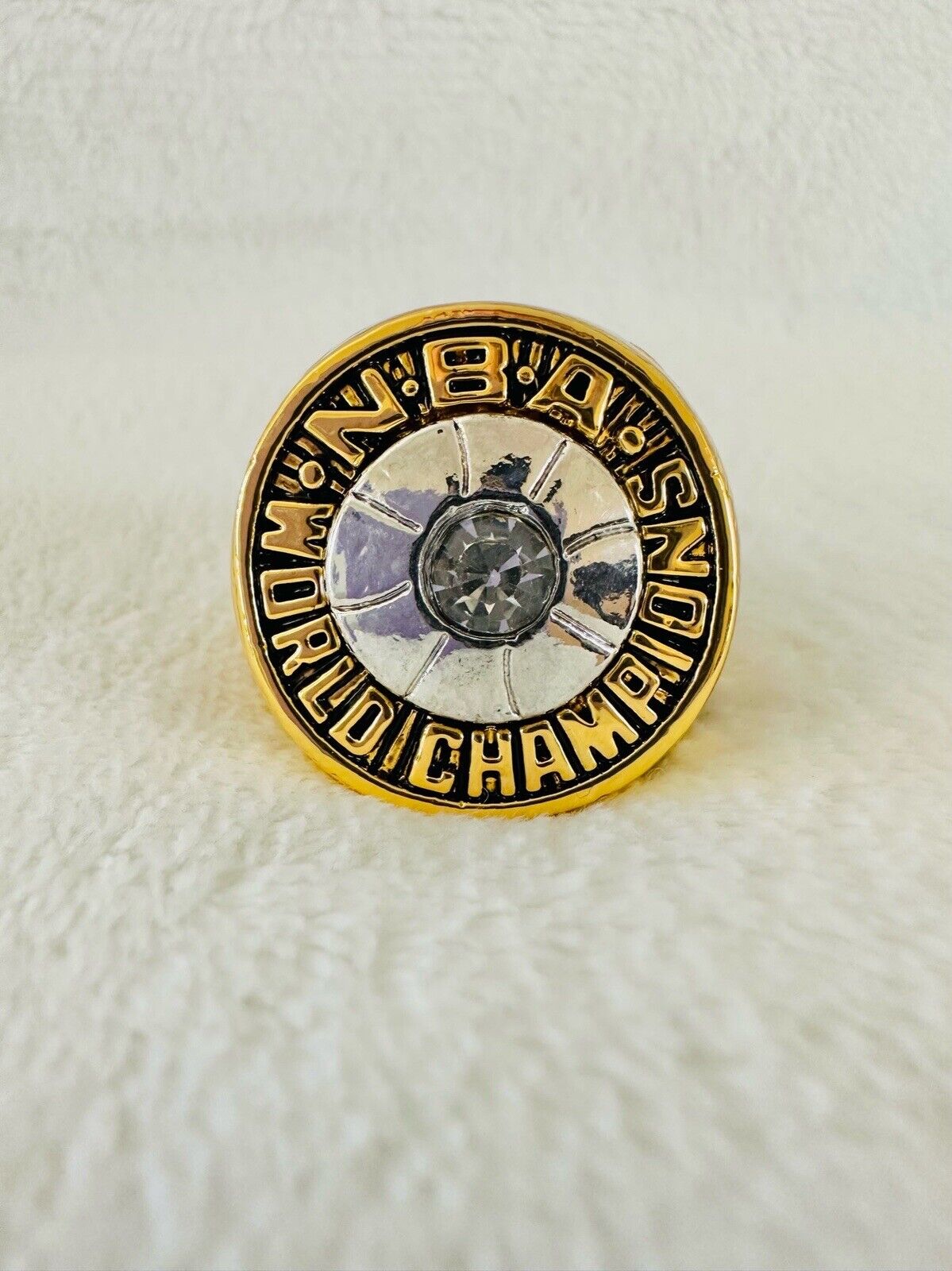 1980 Los Angeles Lakers NBA Championship Replica Ring,  SHIP - EB Sports Champion's Cache