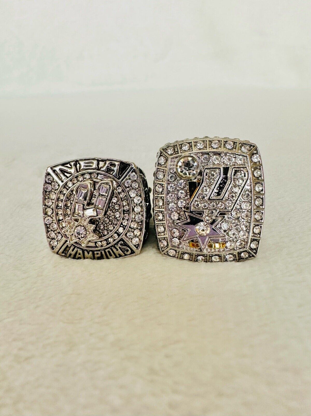 2 PCS San Antonio Spurs World Championship Replica Ring,  SHIP 2007/14 - EB Sports Champion's Cache