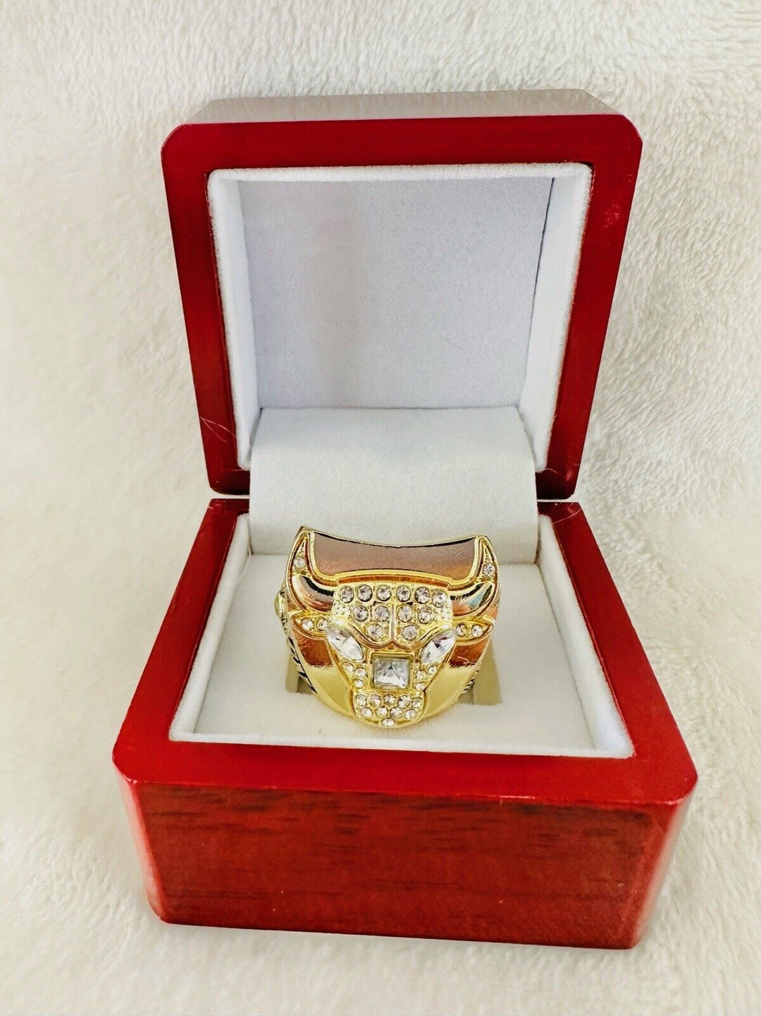 1997 Chicago Bulls Basketball Championship Ring W Box,  SHIP, JORDAN - EB Sports Champion's Cache