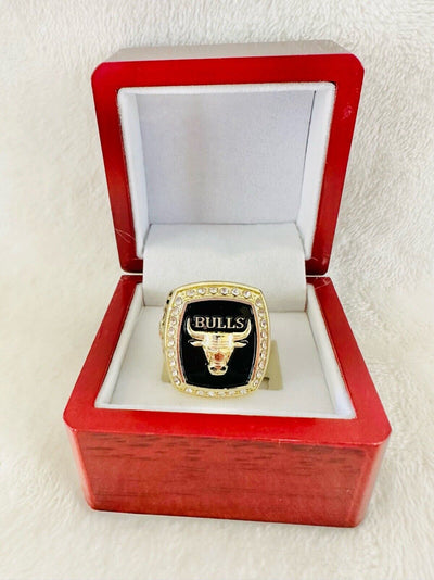 1991 Chicago Bulls Basketball Championship Ring W Box,  SHIP, JORDAN - EB Sports Champion's Cache
