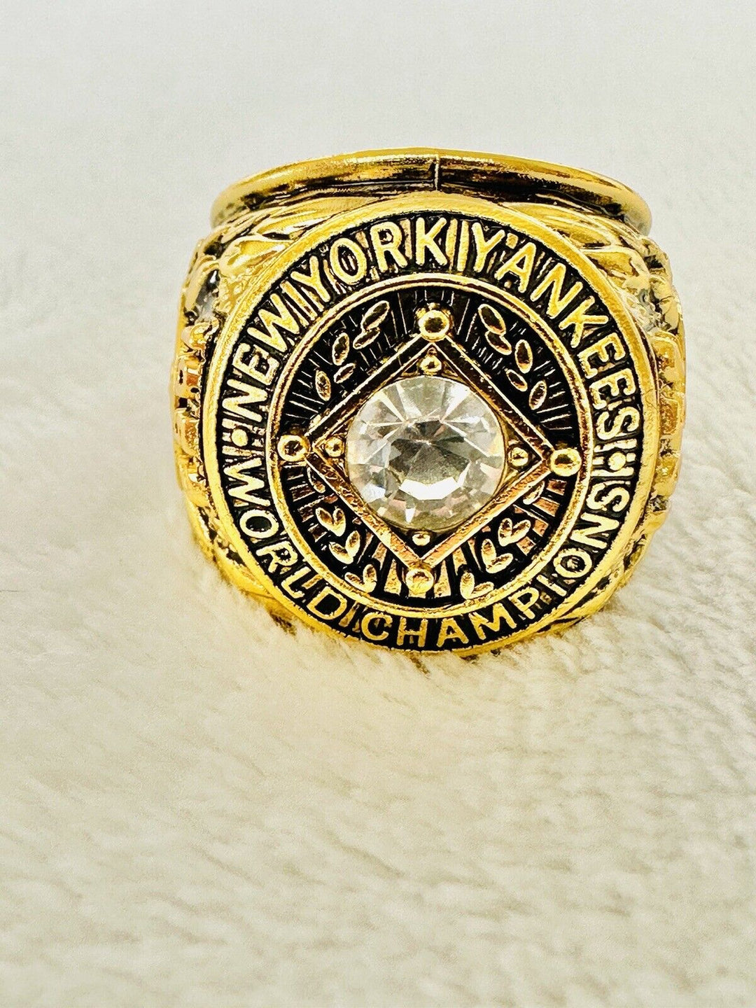 1952 NEW YORK Yankees World Series Champions Replica Ring,  SHIP - EB Sports Champion's Cache