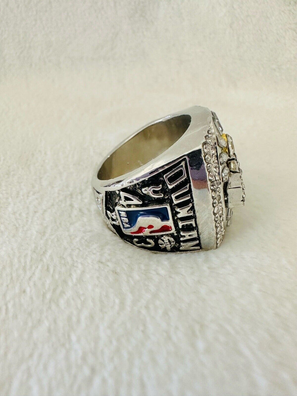 2005 NBA San Antonio Spurs World Championship Replica Ring,  SHIP - EB Sports Champion's Cache