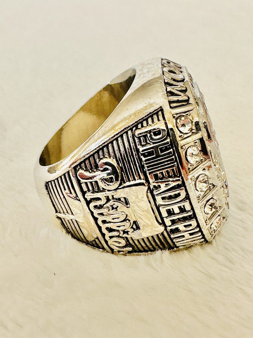 2008 Philadelphia Phillies World Series Ring,  SHIP - EB Sports Champion's Cache