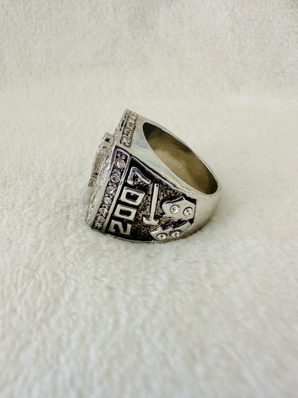 2007 NBA San Antonio Spurs World Championship Replica Ring W Box,  SHIP - EB Sports Champion's Cache